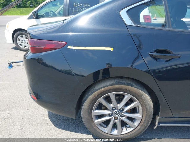 Продажа на аукционе авто 2021 Mazda Mazda3 Gx, vin: JM1BPAB78M1333938, номер лота: 12643299