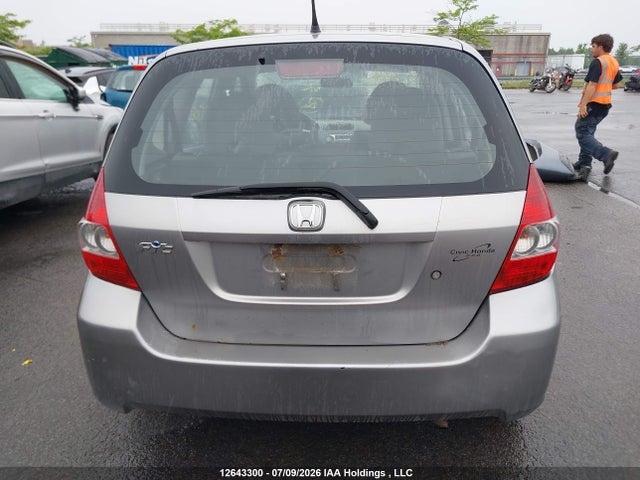 2007 Honda Fit Lx მანქანა იყიდება აუქციონზე, vin: JHMGD38457S806697, აუქციონის ნომერი: 12643300