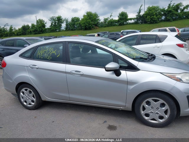12643323 :رقم المزاد ، 3FADP4BJ8DM196966 vin ، 2013 Ford Fiesta Se مزاد بيع