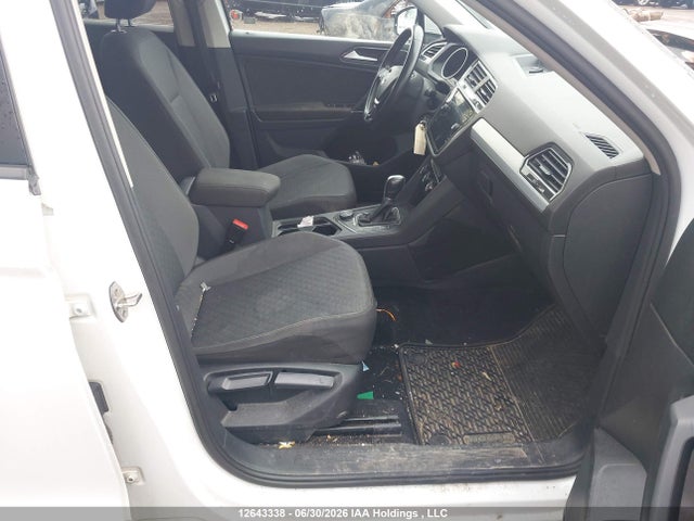 3VV0B7AX3JM192982 Volkswagen Tiguan Trendline
