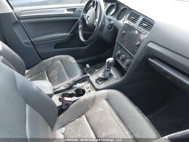 3VWG17AU0JM256625 Volkswagen GOLF S/SE
