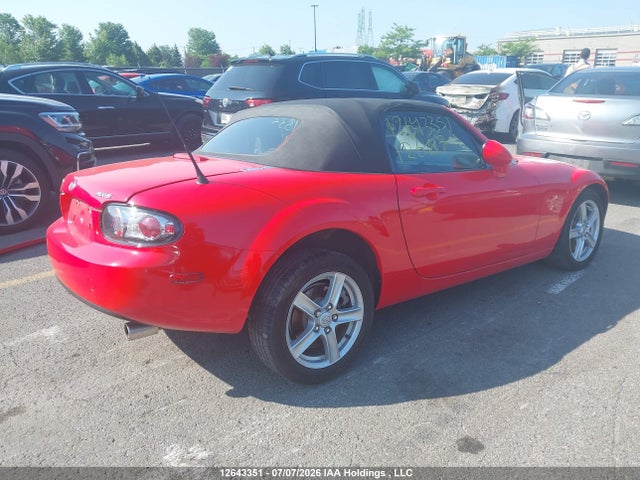 12643351 :رقم المزاد ، JM1NC15FX70126487 vin ، 2007 Mazda Mx-5 Miata مزاد بيع