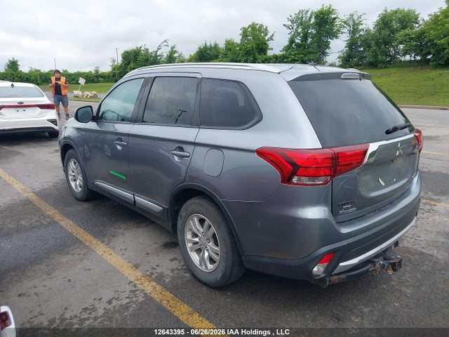 Продажа на аукционе авто 2016 Mitsubishi Outlander, vin: JA4JZ3AX2GZ608352, номер лота: 12643395