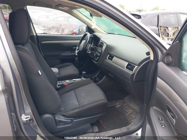 Продажа на аукционе авто 2016 Mitsubishi Outlander, vin: JA4JZ3AX2GZ608352, номер лота: 12643395