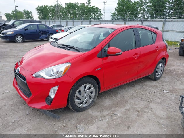 Toyota PRIUS C 2015 JTDKDTB33F1099194 Image 2