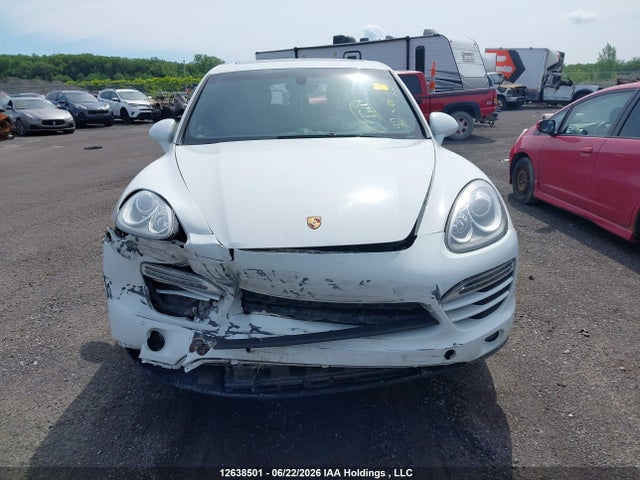 Porsche Cayenne Platinum Edition 2014 WP1AA2A28ELA04993 Image 13