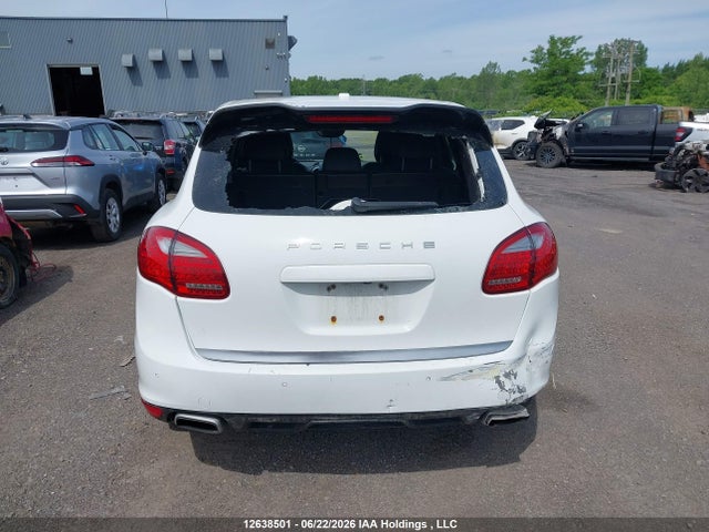 Porsche Cayenne Platinum Edition 2014 WP1AA2A28ELA04993 Image 17