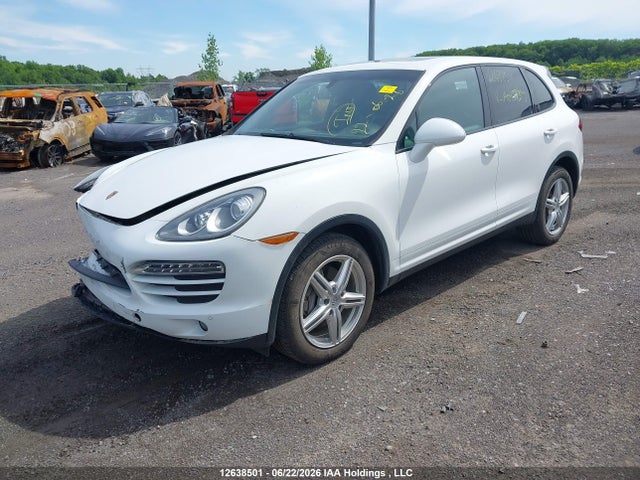 Porsche Cayenne Platinum Edition 2014 WP1AA2A28ELA04993 Image 2
