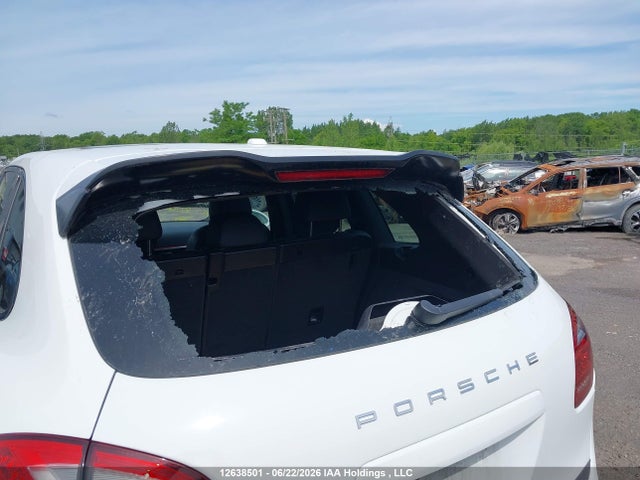 Porsche Cayenne Platinum Edition 2014 WP1AA2A28ELA04993 Image 22