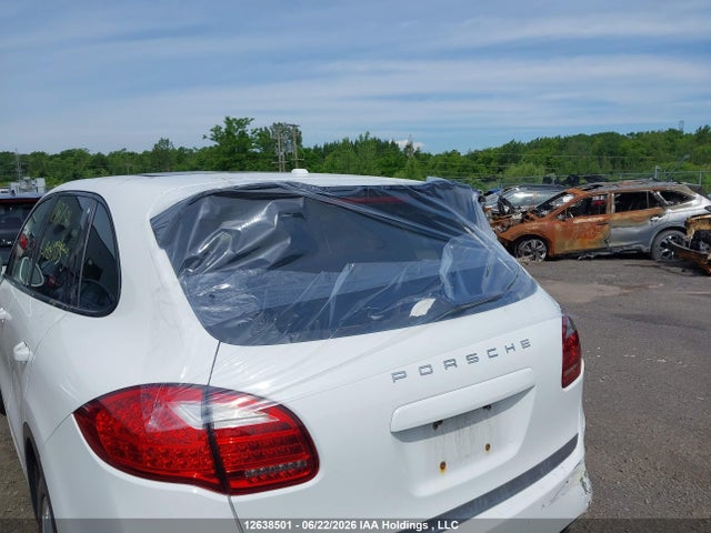 Porsche Cayenne Platinum Edition 2014 WP1AA2A28ELA04993 Image 23