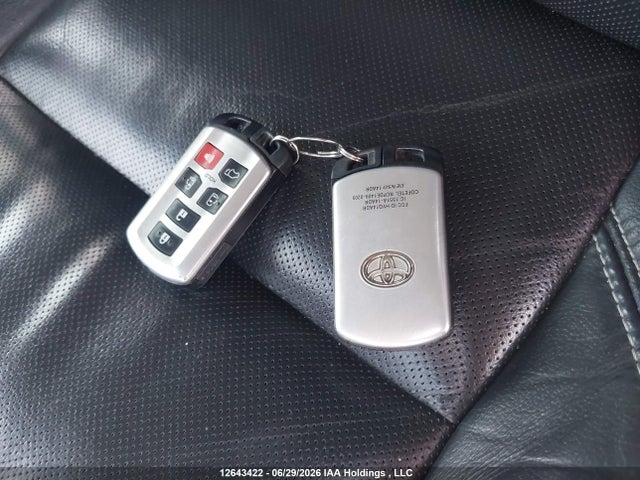 5TDXZ3DC2HS802827 Toyota Sienna Se 8 Passenger