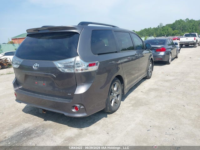 2017 Toyota Sienna Se 8 Passenger მანქანა იყიდება აუქციონზე, vin: 5TDXZ3DC2HS802827, აუქციონის ნომერი: 12643422