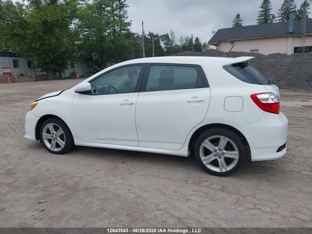 12643543 :رقم المزاد ، 2T1KU4EE8BC698570 vin ، 2011 Toyota Matrix Wagon مزاد بيع