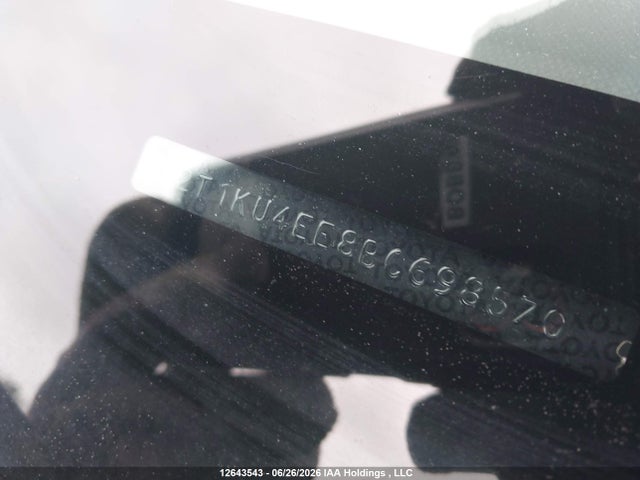 12643543 :رقم المزاد ، 2T1KU4EE8BC698570 vin ، 2011 Toyota Matrix Wagon مزاد بيع