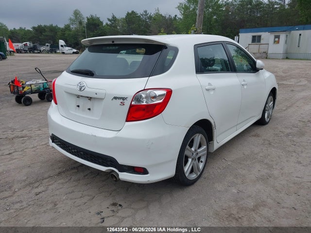 12643543 :رقم المزاد ، 2T1KU4EE8BC698570 vin ، 2011 Toyota Matrix Wagon مزاد بيع
