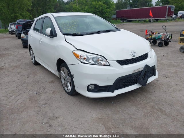 12643543 :رقم المزاد ، 2T1KU4EE8BC698570 vin ، 2011 Toyota Matrix Wagon مزاد بيع