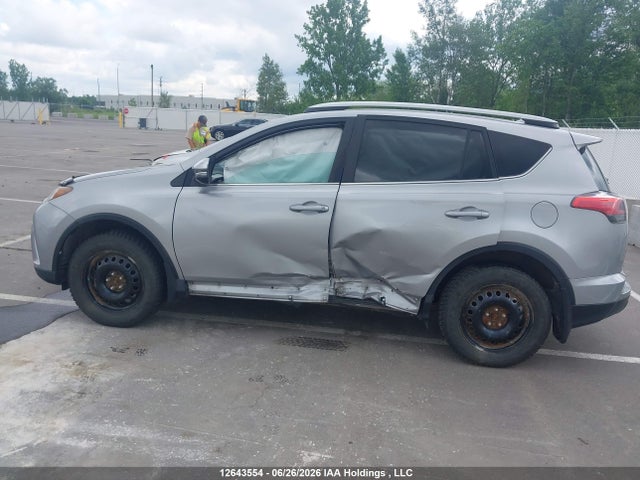 Toyota RAV4 LE 2018 2T3BFREV3JW699492 Image 15