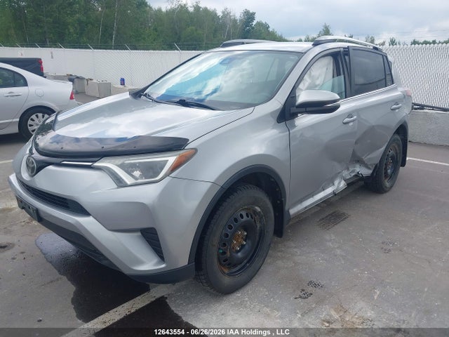 Toyota RAV4 LE 2018 2T3BFREV3JW699492 Image 2