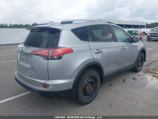 Toyota RAV4 LE 2018 2T3BFREV3JW699492 Image 4