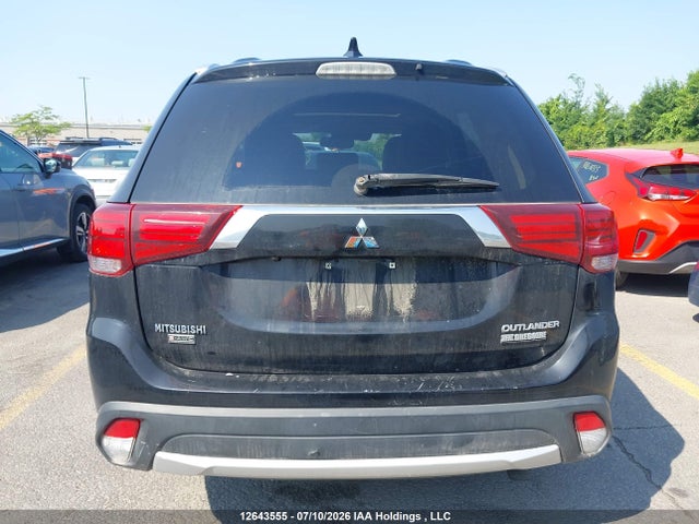 Mitsubishi Outlander 2018 JA4JZ4AXXJZ602828 Image 17