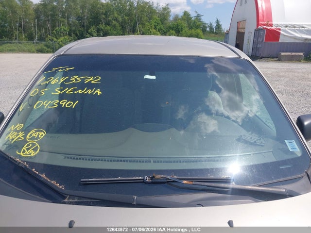 12643572 :رقم المزاد ، 5TDBA29C55S043901 vin ، 2005 Toyota Sienna Ce مزاد بيع