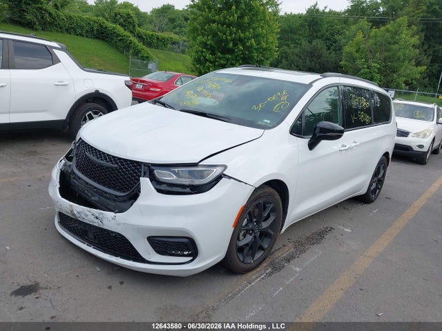 Chrysler Pacifica Limited 2025 2C4RC1GG1SR582187 Image 2