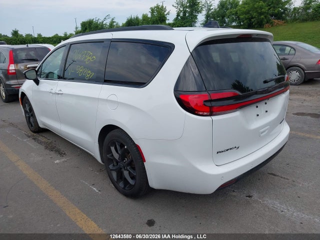 Chrysler Pacifica Limited 2025 2C4RC1GG1SR582187 Image 3