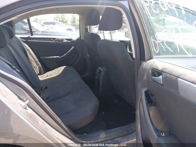 3VW1K7AJ7FM331370 Volkswagen Jetta 2.0l Trendline/2.0l Trendline+