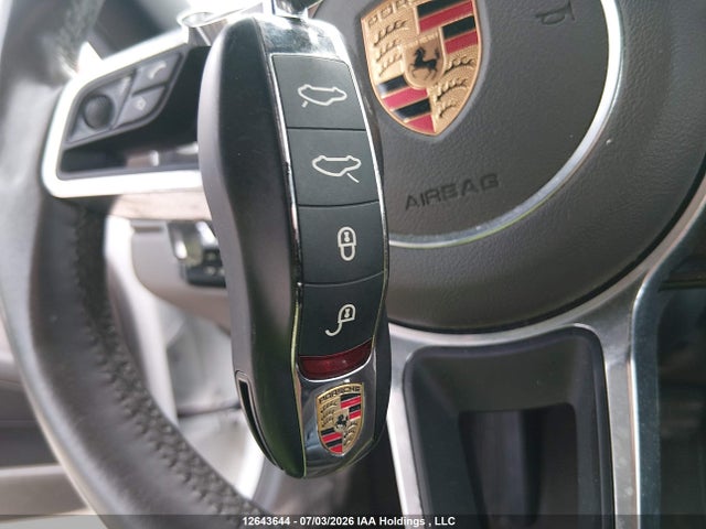 WP0CA2A82JS211006 Porsche 718 Boxster