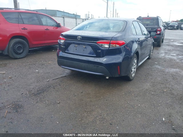 Toyota Corolla Le/xle 2022 5YFBPMBEXNP354075 Image 4