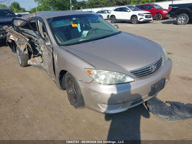 2005 Toyota Camry მანქანა იყიდება აუქციონზე, vin: 4T1BE32K55U942082, აუქციონის ნომერი: 12643753