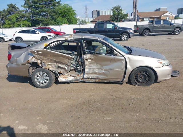2005 Toyota Camry მანქანა იყიდება აუქციონზე, vin: 4T1BE32K55U942082, აუქციონის ნომერი: 12643753