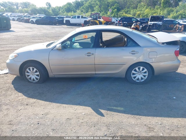 2005 Toyota Camry მანქანა იყიდება აუქციონზე, vin: 4T1BE32K55U942082, აუქციონის ნომერი: 12643753