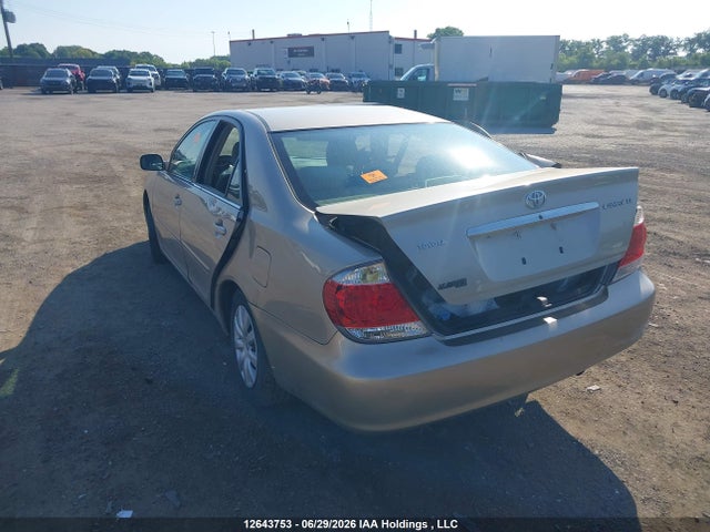2005 Toyota Camry მანქანა იყიდება აუქციონზე, vin: 4T1BE32K55U942082, აუქციონის ნომერი: 12643753