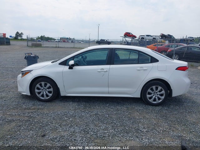 12643780 :رقم المزاد ، 5YFBPMBE7MP239156 vin ، 2021 Toyota Corolla Le مزاد بيع