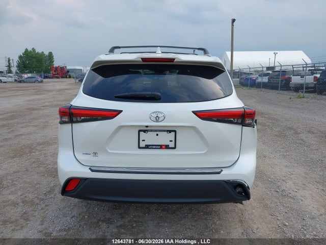 Toyota Highlander Xle 2021 5TDGZRBH8MS138982 Image 17