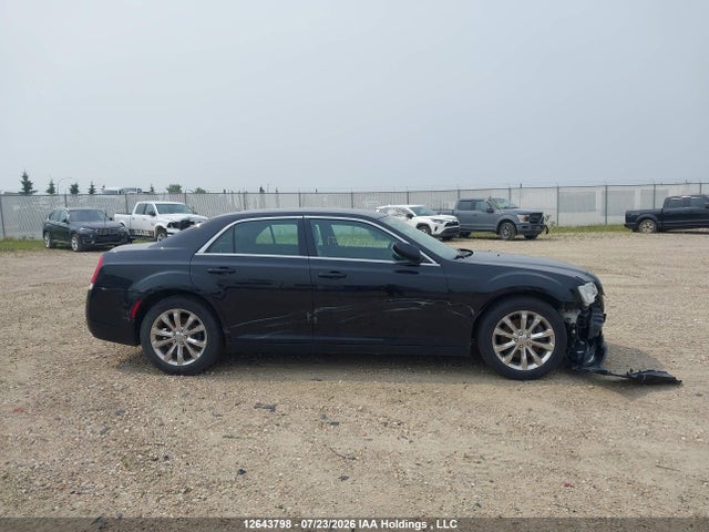Chrysler 300 Limited 2017 2C3CCARG4HH513029 Image 13