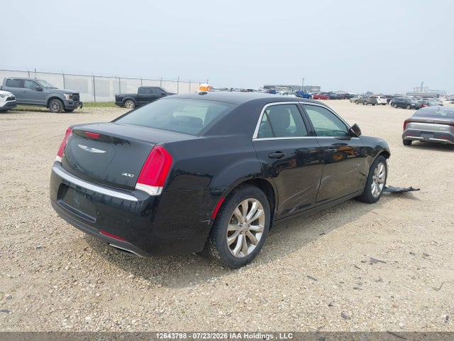 Chrysler 300 Limited 2017 2C3CCARG4HH513029 Image 4