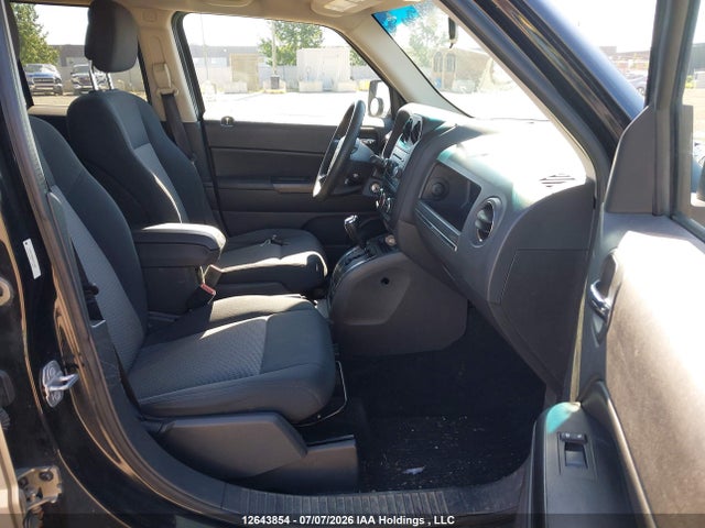 12643854 :رقم المزاد ، 1J4NF2GB8AD517882 vin ، 2010 Jeep Patriot Sport مزاد بيع