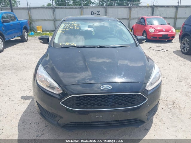 1FADP3K2XJL213640 Ford FOCUS SE