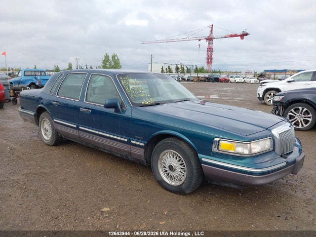 12643944 :رقم المزاد ، 1LNLM82W0VY642286 vin ، 1997 Lincoln Town Car Signature مزاد بيع