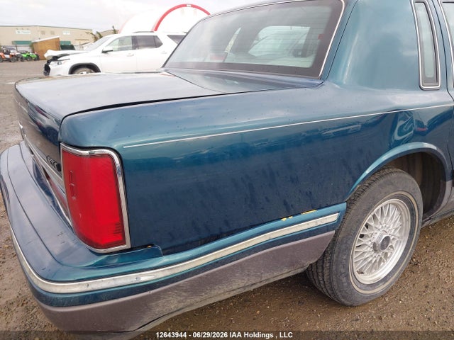 Продажа на аукционе авто 1997 Lincoln Town Car Signature, vin: 1LNLM82W0VY642286, номер лота: 12643944