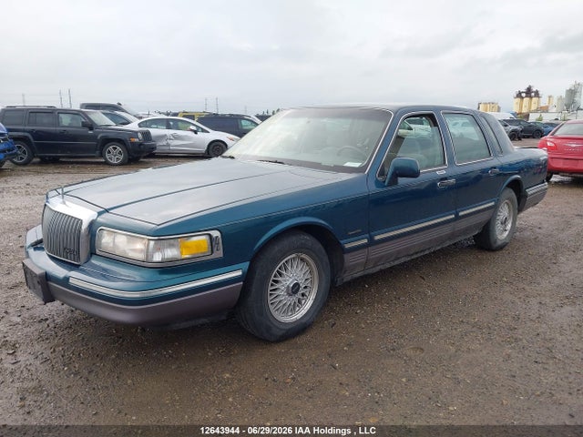 Продажа на аукционе авто 1997 Lincoln Town Car Signature, vin: 1LNLM82W0VY642286, номер лота: 12643944