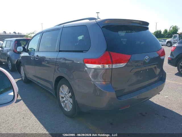 Aukcja sprzedaży 2011 Toyota Sienna Xle/limited, vin: 5TDYK3DC5BS133808, numer aukcji: 12643995