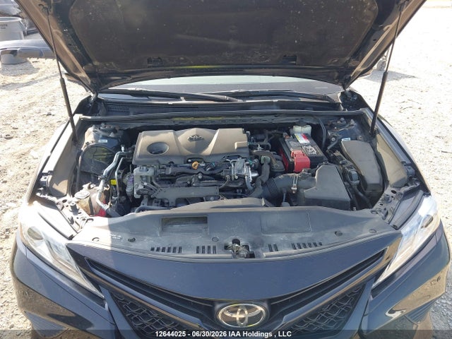 12644025 :رقم المزاد ، 4T1B61HKXJU092498 vin ، 2018 Toyota Camry مزاد بيع