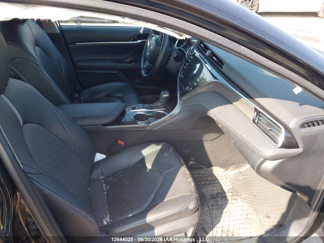 12644025 :رقم المزاد ، 4T1B61HKXJU092498 vin ، 2018 Toyota Camry مزاد بيع