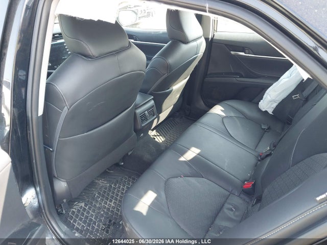 12644025 :رقم المزاد ، 4T1B61HKXJU092498 vin ، 2018 Toyota Camry مزاد بيع