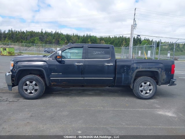 1GT12ZE86FF571290 GMC Sierra 2500hd Slt