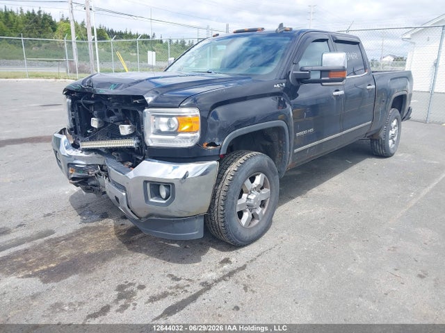 1GT12ZE86FF571290 GMC Sierra 2500hd Slt