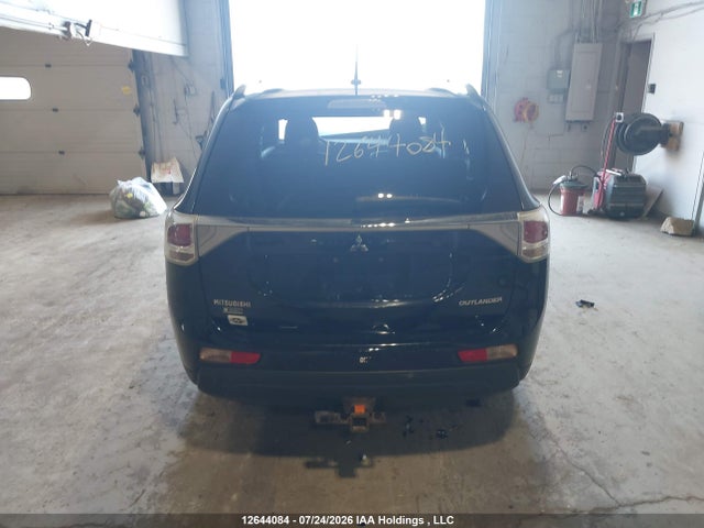 Mitsubishi OUTLANDER GT 2014 JA4JZ4AX8EZ605183 Image 17